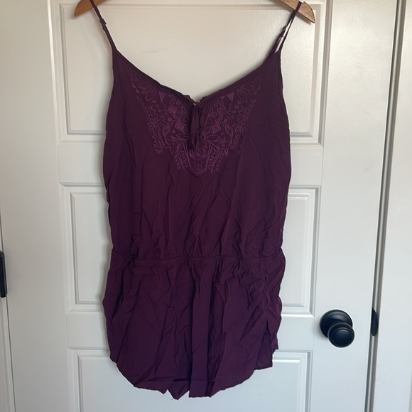 3/$30 - Garage Short Rompers x 2 🌞 - Picture 1 of 12